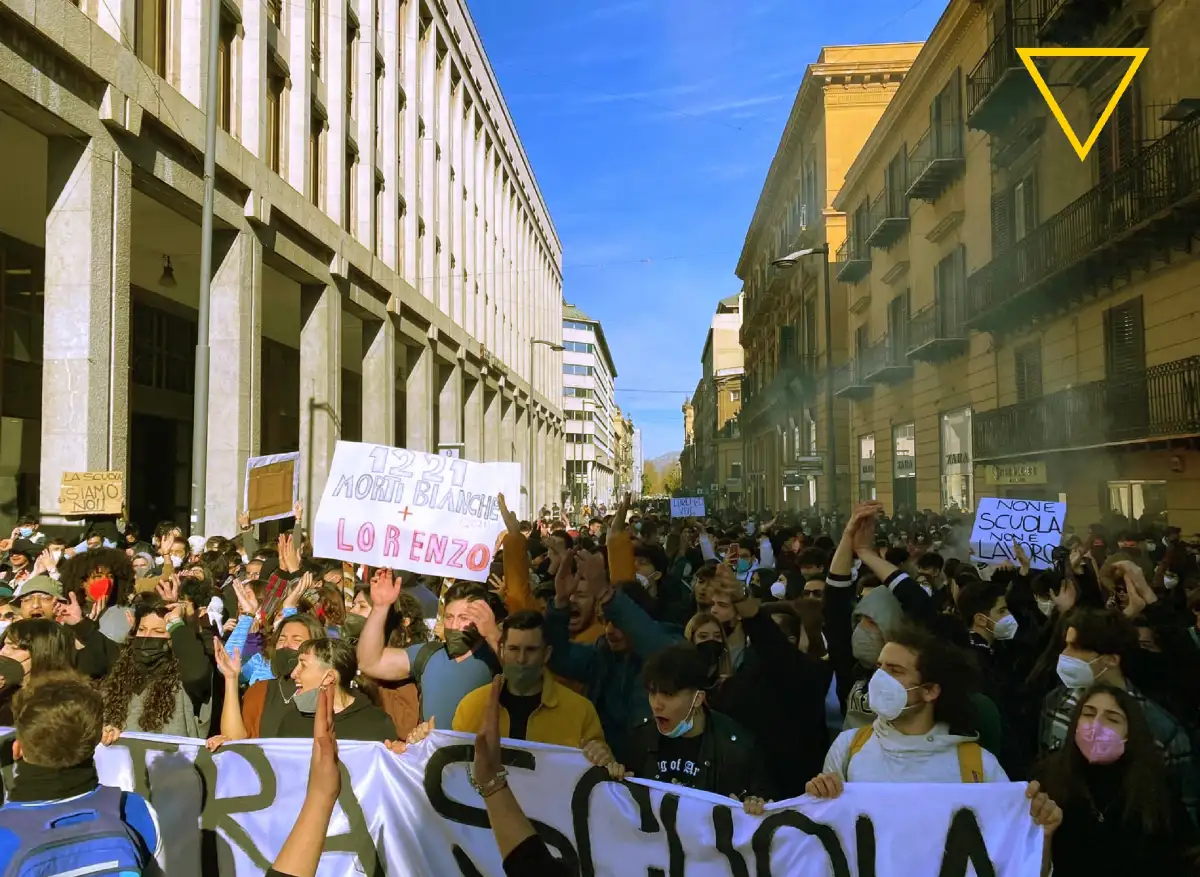 Corteo a Palermo: gli studenti sfidano i divieti della Questura