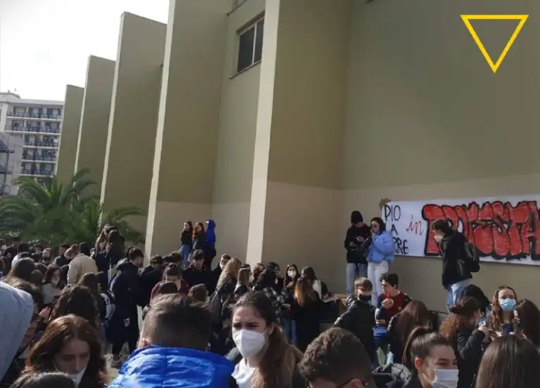 Palermo: preside nega dibattito sulla guerra a scuola. Proteste al Pio La Torre
