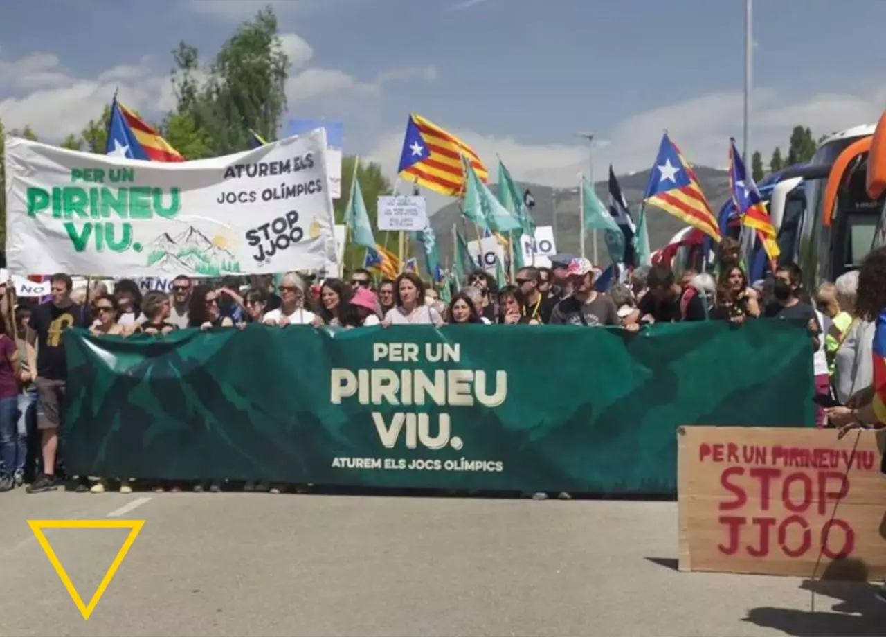 Catalogna: per i Pirenei vivi, fermiamo i Giochi Invernali! In migliaia in corteo a Puigcerdà