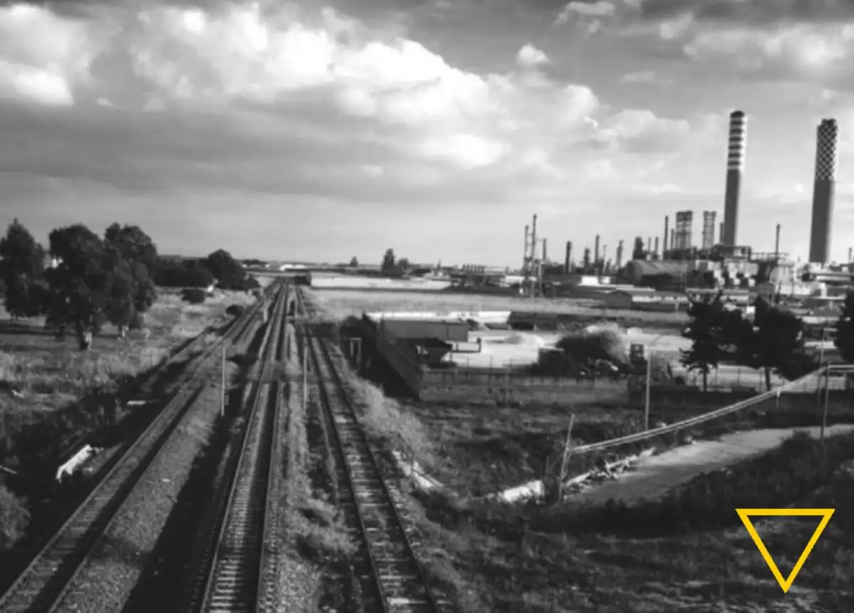 Eni si fa bio a Gela. Petrolio, palma, ricino… sempre la stessa storia