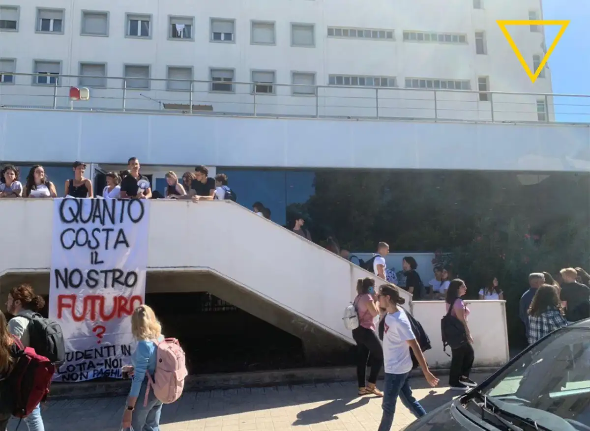 Unipa: protesta sotto gli uffici dell’Ersu contro il carovita