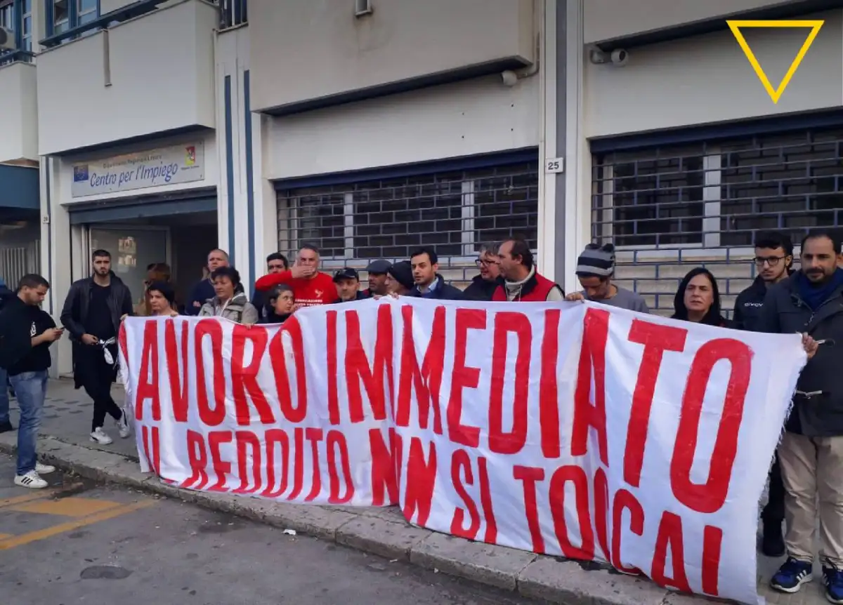 Palermo: protesta dei percettori di Rdc davanti il centro per l’impiego e la VII commissione
