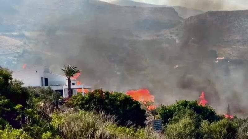 Il buniness degli incendi non va in vacanza neanche sotto Natale.