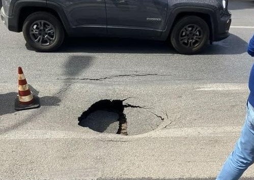 Voragine nell’asfalto in Viale Regione: morto un uomo di 39 anni in un incidente